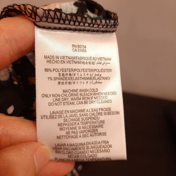 3/$20 BCBGENERATION Floral Flowy Blouse Short Sleeve Draped Open Back Cut Out - Picture 12 of 12